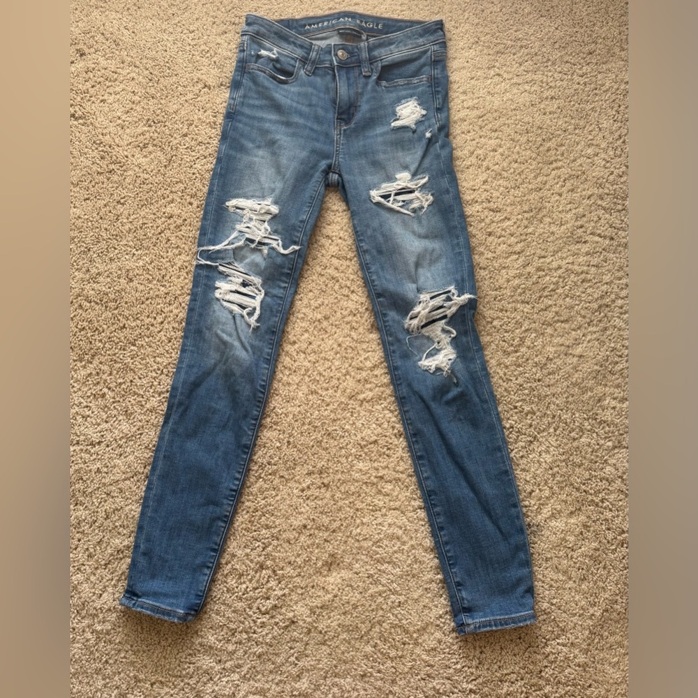 American Eagle Ripped Jeans 00 Short
